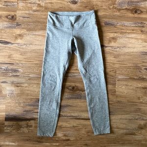 Lululemon gray leggings size 4, front interior pocket